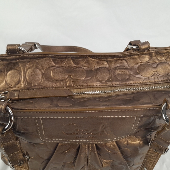 Coach Y2K Shoulder Bag - NEVER USED - 100% AUTHENTIC - METALLICA GOLD - Picture 4 of 7